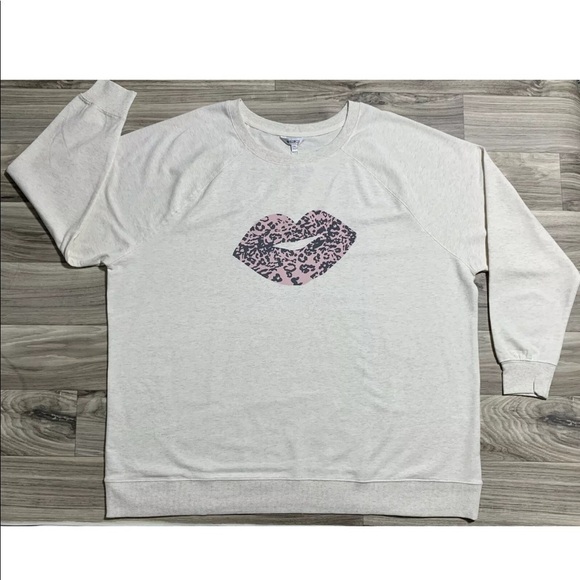WILDFOX Leopard print kiss lips oversized statement sweatshirt size XL - Picture 3 of 8